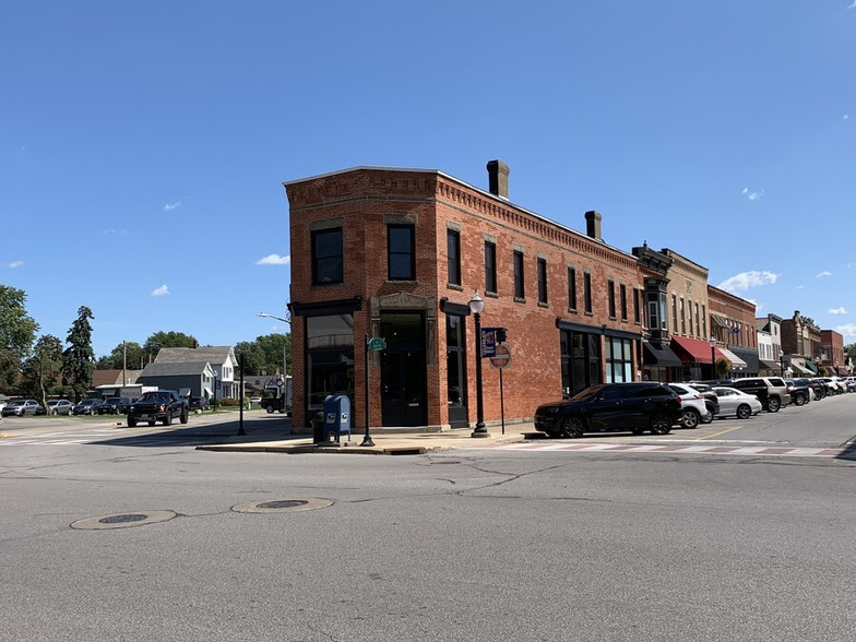 101-105 Park Ave, Amherst, OH for sale - Primary Photo - Image 1 of 1