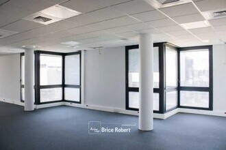 Office in Villeurbanne to rent Interior Photo- Image 2 of 5