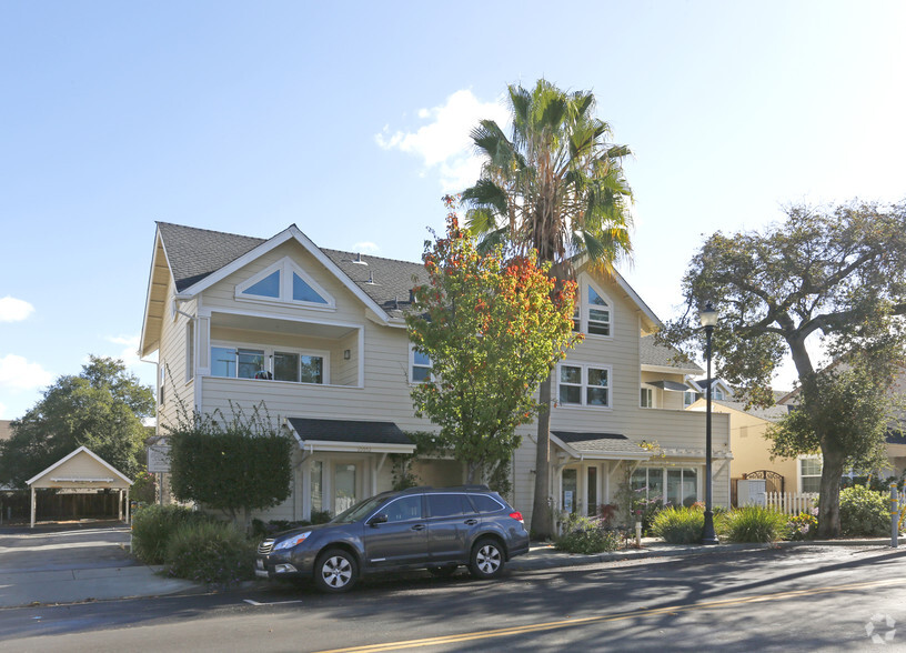 10056 Orange Ave, Cupertino, CA for rent - Primary Photo - Image 1 of 8