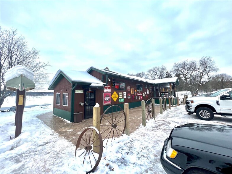 2069 County Road G, Spooner, WI for sale - Primary Photo - Image 1 of 1