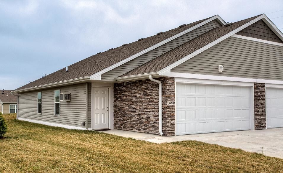 1650 28th Ave SW, Altoona, IA for sale - Building Photo - Image 1 of 1