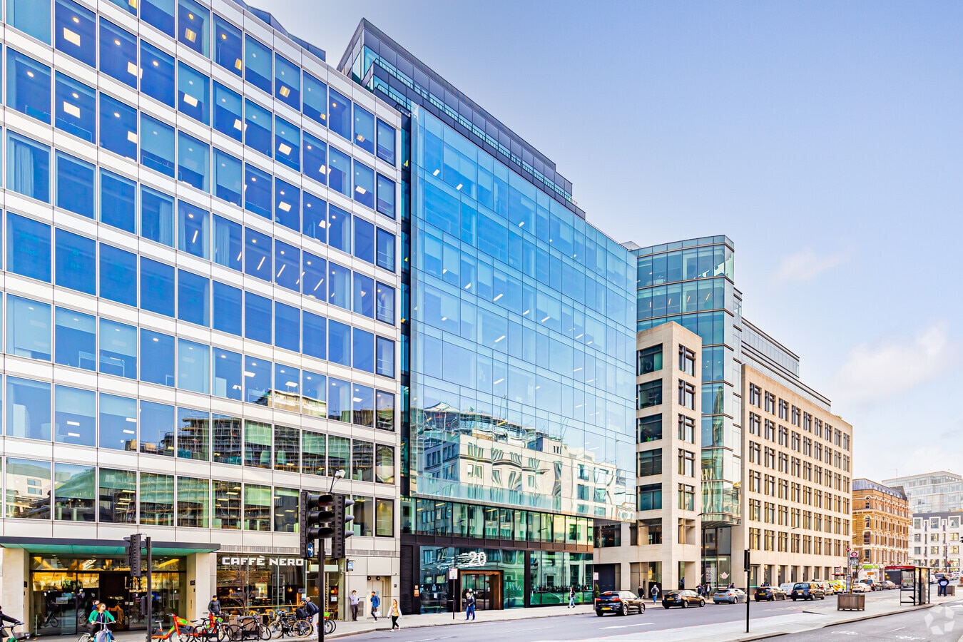 17 Farringdon St, London EC4A 4AB