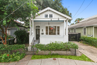 4826 Magazine St, New Orleans, LA for rent Building Photo- Image 1 of 10