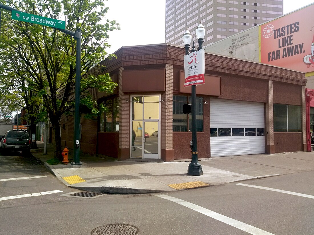 624 NW Couch St, Portland, OR 97209 UK