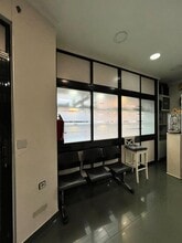 Retail in Madrid, Madrid to rent Interior Photo- Image 1 of 6