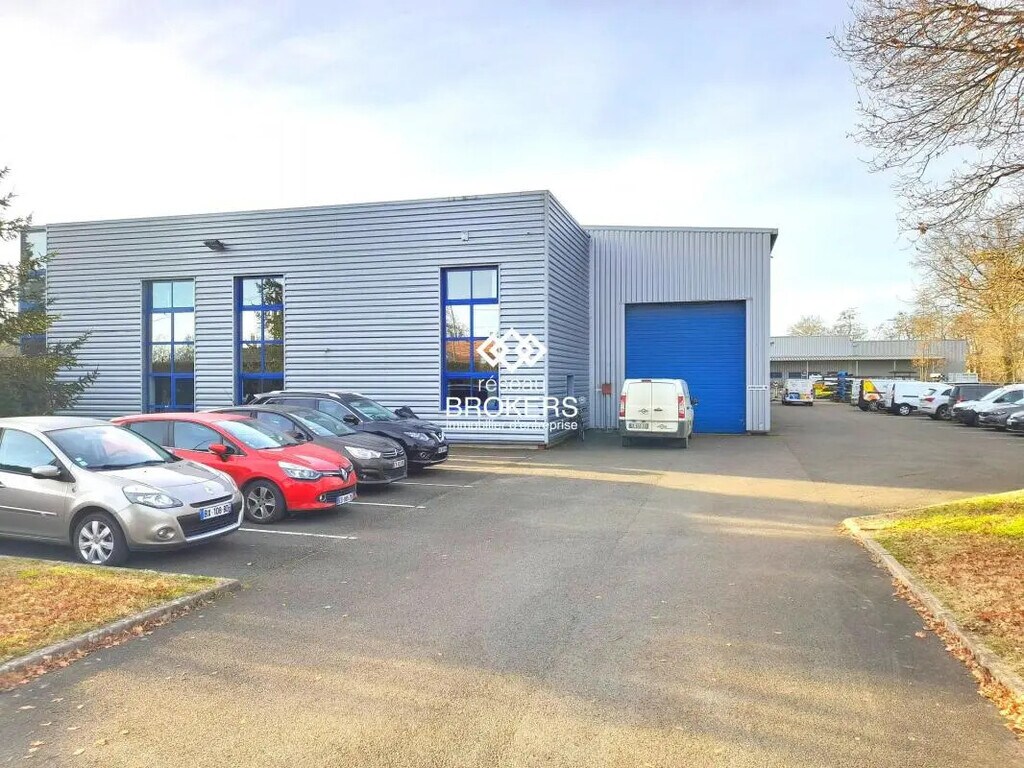 Location Local d'activités 300 m² à 1 100 m² - Photo 1