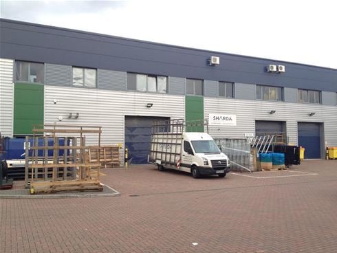 Horton Clos, West Drayton to rent - Building Photo - Image 3 of 4