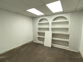 67 Cardiff Rd, Caerphilly to rent Interior Photo- Image 2 of 4