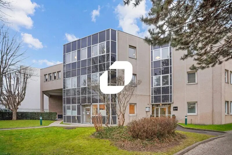 Office in Nanterre to rent Building Photo- Image 1 of 13