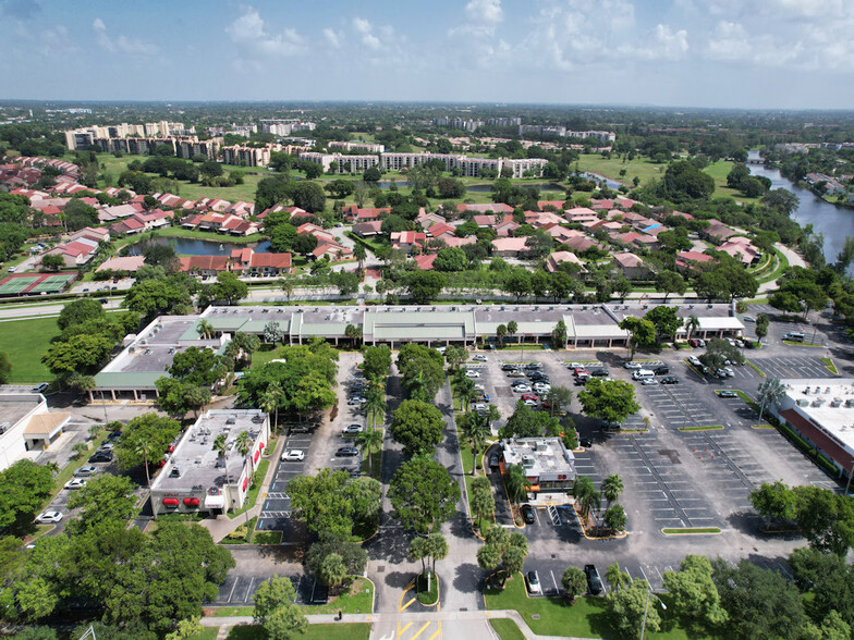 7101-7225 W Oakland Park Blvd, Lauderhill, FL for rent - Building Photo - Image 3 of 7