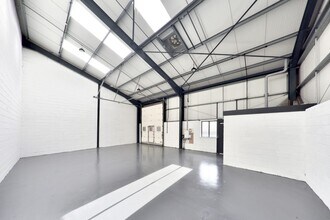 Bellsland Grove, Kilmarnock to rent Interior Photo- Image 2 of 8