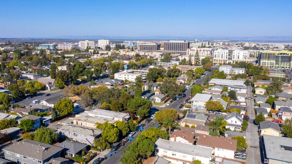 200 Dumbarton Ave, Redwood City, CA for sale - Aerial - Image 2 of 4