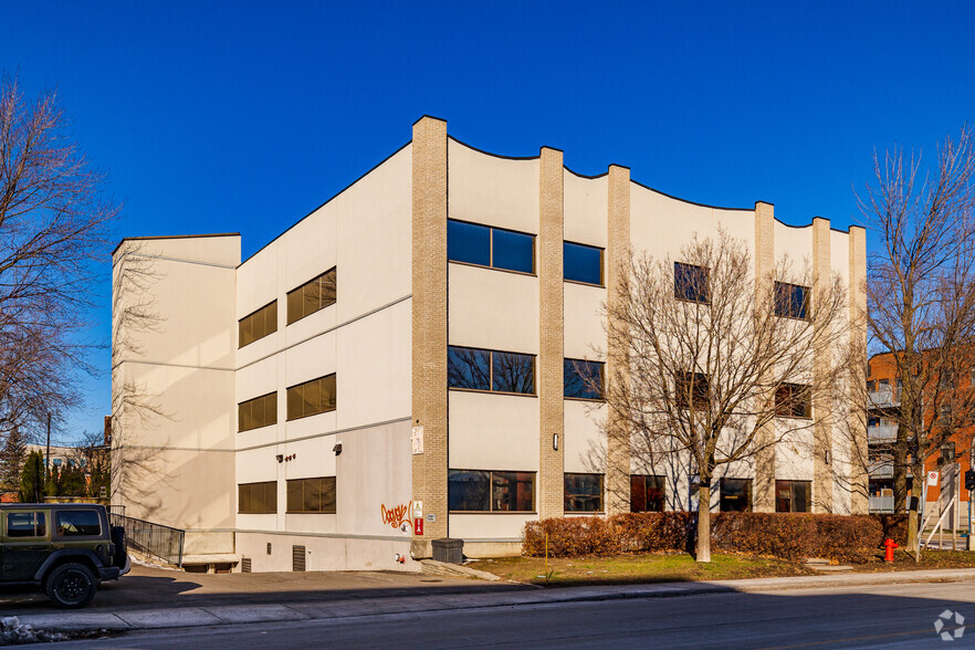 404 Boul Décarie, Montréal, QC for rent - Building Photo - Image 3 of 5