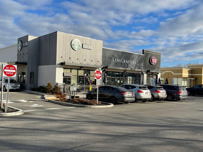 25 Hazard Ave, Enfield, CT to rent - Building Photo - Image 2 of 5