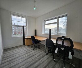 166 London Rd, Morden to rent Interior Photo- Image 2 of 13