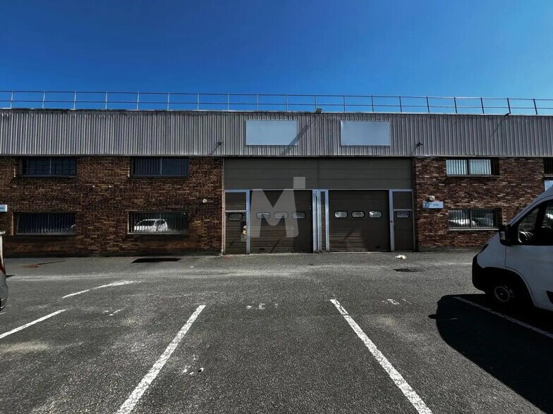 Light Industrial in Lisses to rent - Building Photo - Image 2 of 9