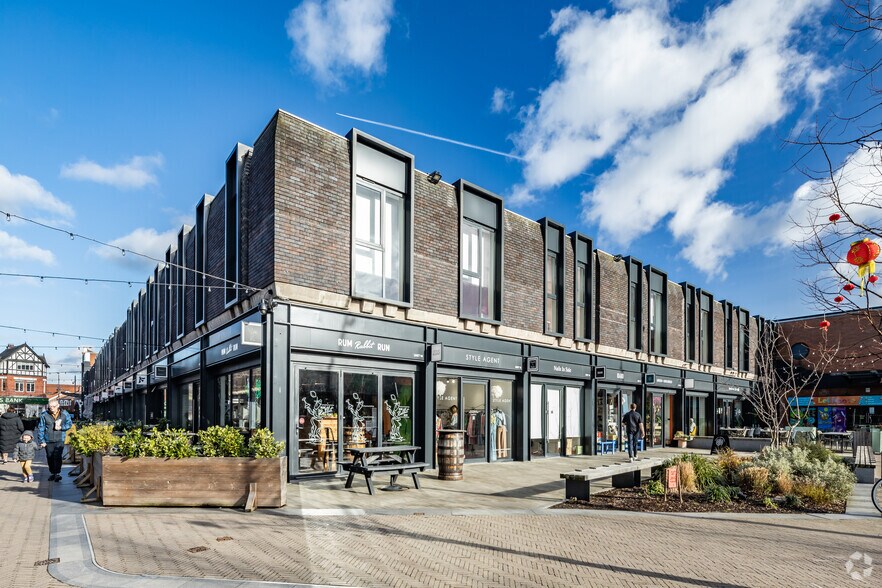 Town Sq, Sale to rent - Building Photo - Image 2 of 4