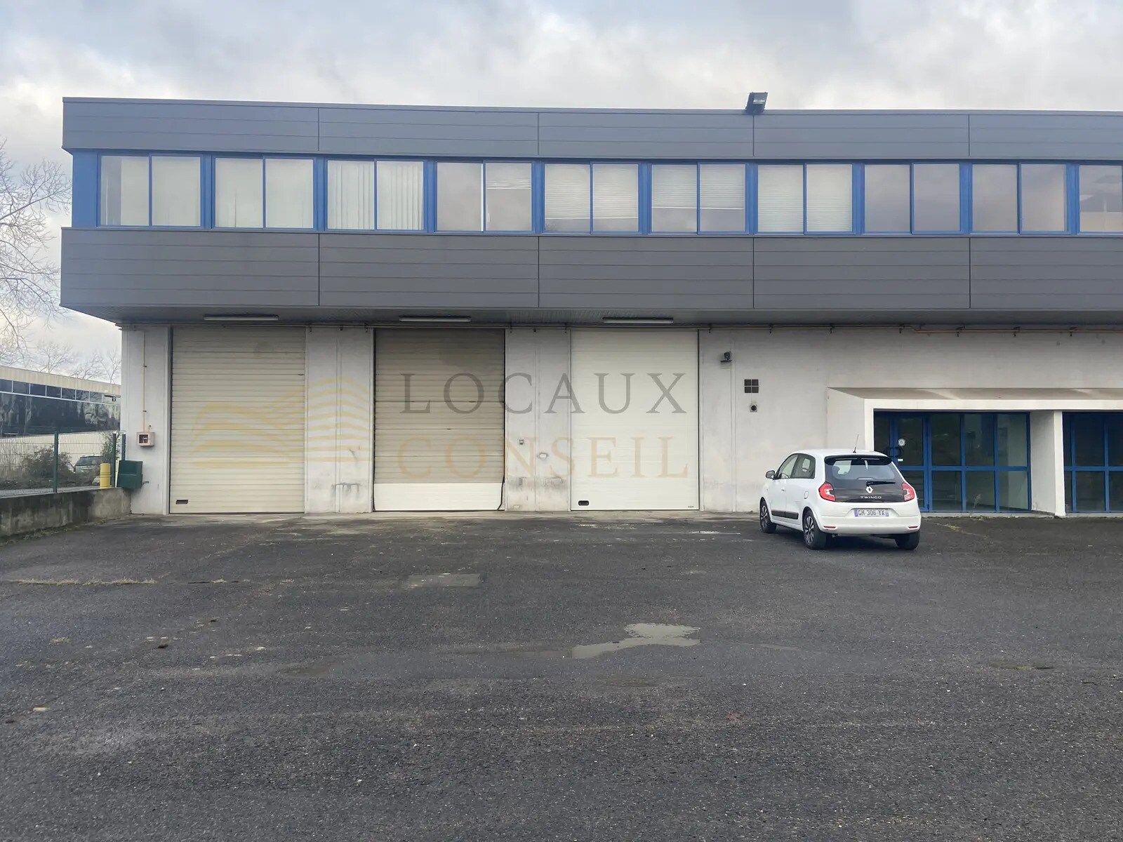 Light Industrial in SAINT-OUEN-L'AUMONE to rent Building Photo- Image 1 of 6