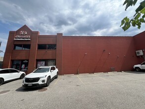 Retail in Glendale, NY for rent Building Photo- Image 2 of 3