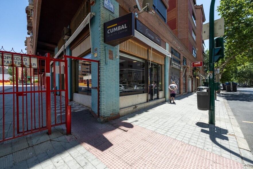 Retail in Granada for sale - Building Photo - Image 2 of 36