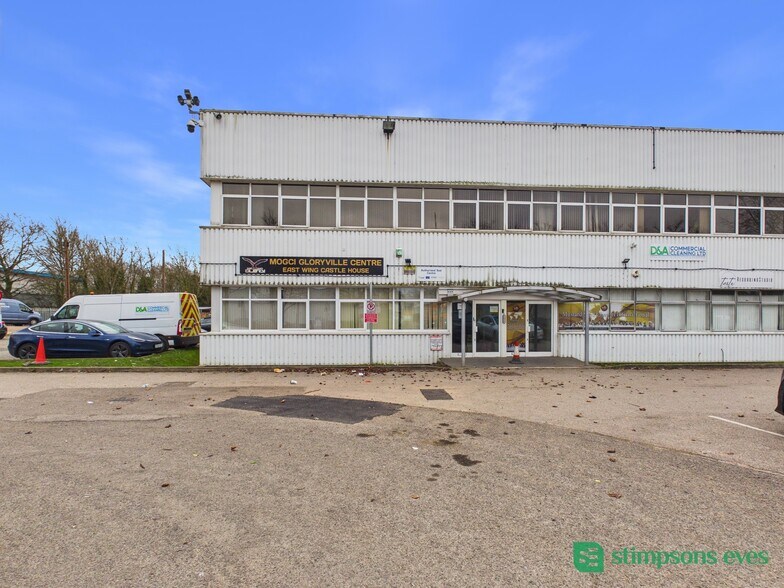 Dawson Rd, Milton Keynes to rent - Building Photo - Image 2 of 2