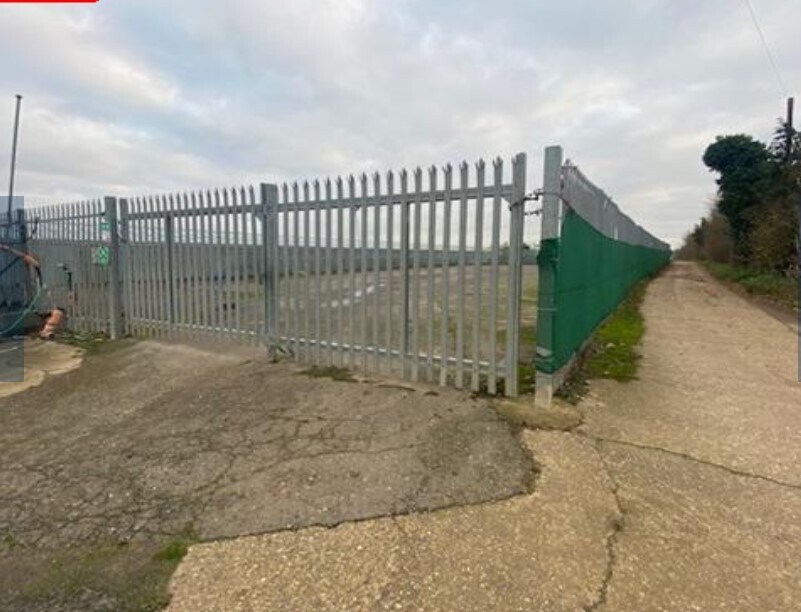 Farm Rd, Maidenhead for sale Primary Photo- Image 1 of 1