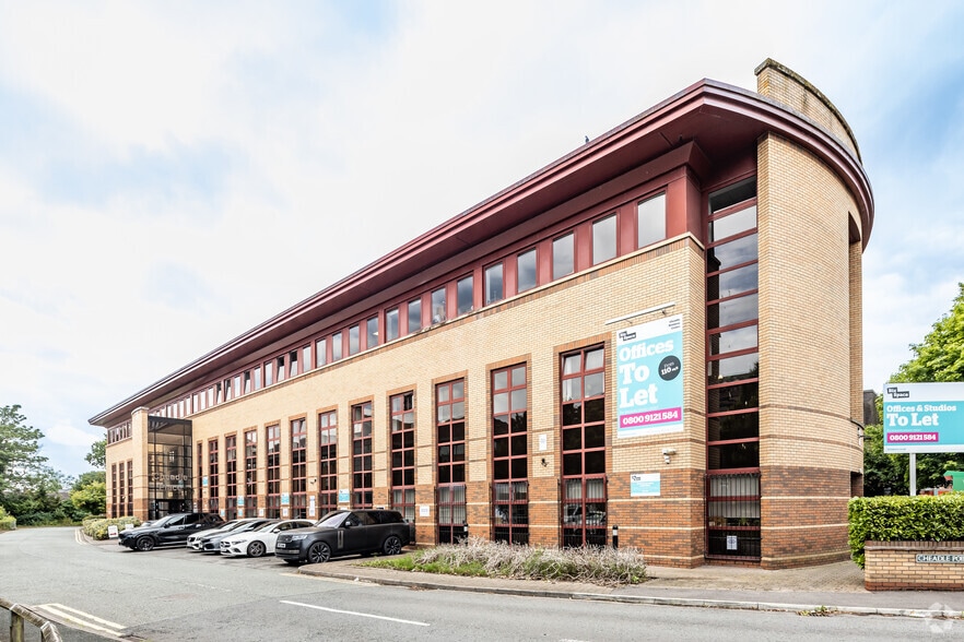 Stockport Rd, Cheadle to rent - Primary Photo - Image 1 of 101