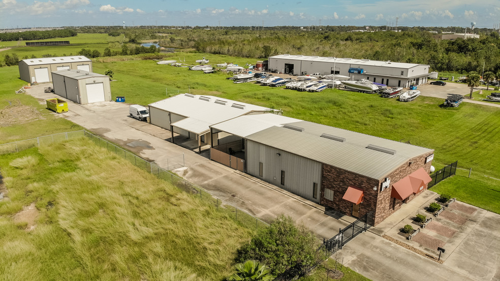 5029 FM 646 Rd E, Dickinson, TX for sale - Building Photo - Image 1 of 1