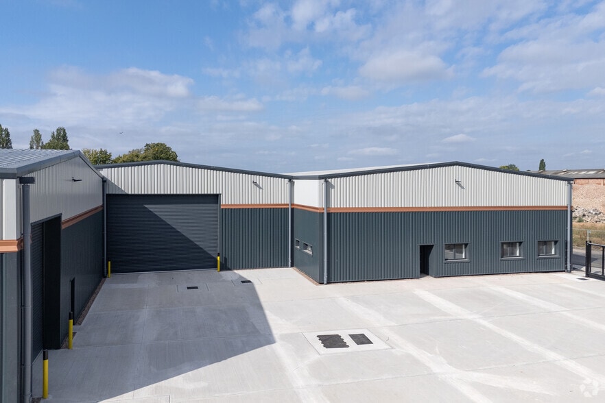 Sinfin Ln, Derby to rent - Building Photo - Image 3 of 15