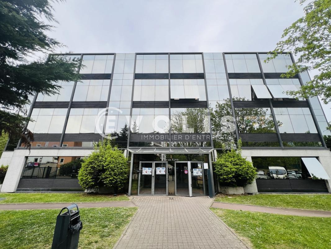 1 Rue De Rome, Rosny-sous-Bois to rent Building Photo- Image 1 of 8