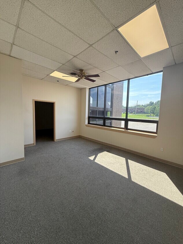 1-208 Azar Ct, Arbutus, MD to rent Interior Photo- Image 1 of 12