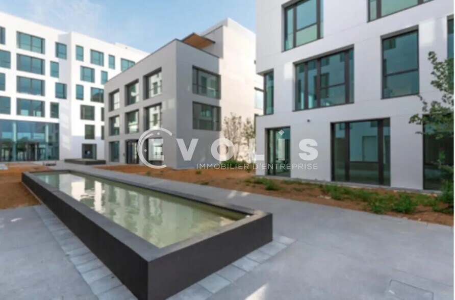 Office in Massy to rent - Building Photo - Image 1 of 5