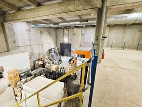 Light Industrial in Évry-Courcouronnes to rent Interior Photo- Image 2 of 4