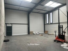 Light Industrial in Corbas to rent Interior Photo- Image 2 of 4