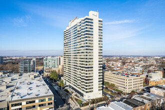 2001 Hamilton St, Philadelphia, PA for rent Primary Photo- Image 1 of 8