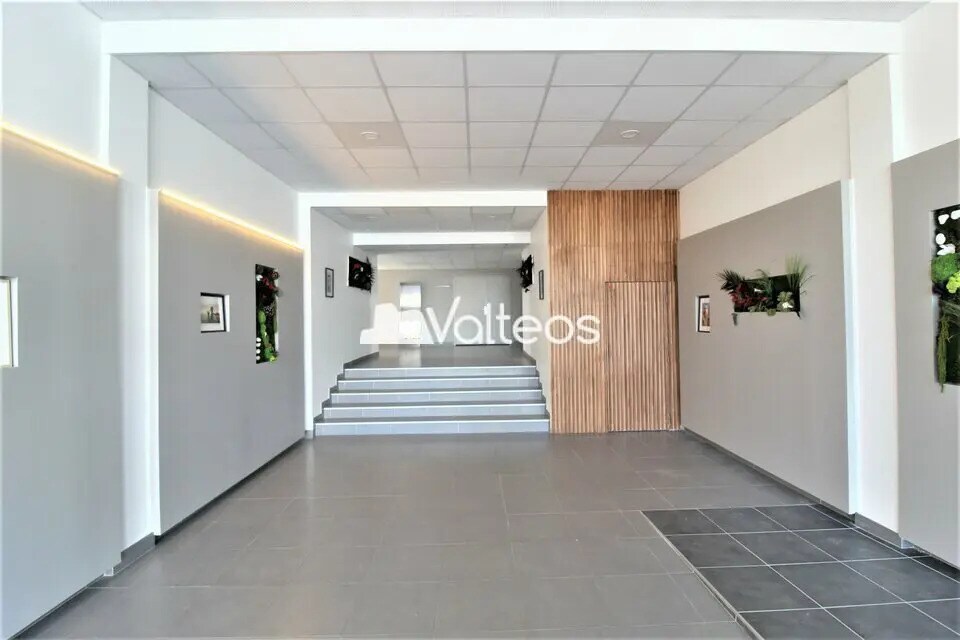 8 Avenue Yves Brunaud, Colomiers for sale Lobby- Image 1 of 10