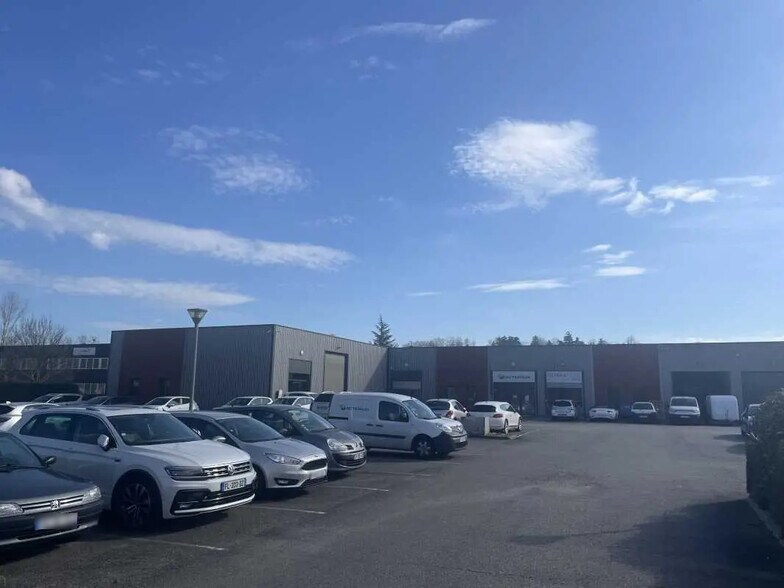 Light Industrial in Montrabé to rent - Building Photo - Image 2 of 3