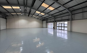Portway Rd, Oldbury to rent Interior Photo- Image 1 of 1