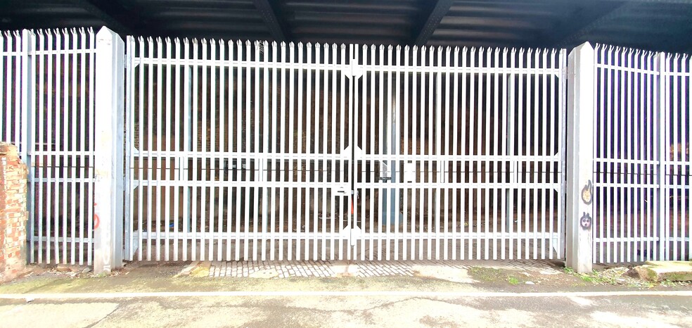 Hadleigh St, London to rent - Building Photo - Image 3 of 12