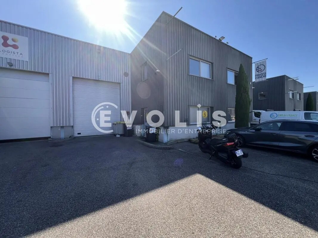 Office in Mions to rent Building Photo- Image 1 of 19