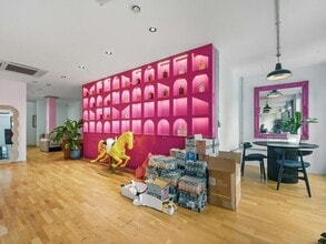 Holywell Ln, London to rent Interior Photo- Image 1 of 8