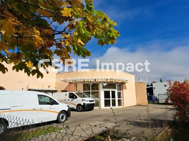 Light Industrial in Ahuy to rent - Primary Photo - Image 2 of 7