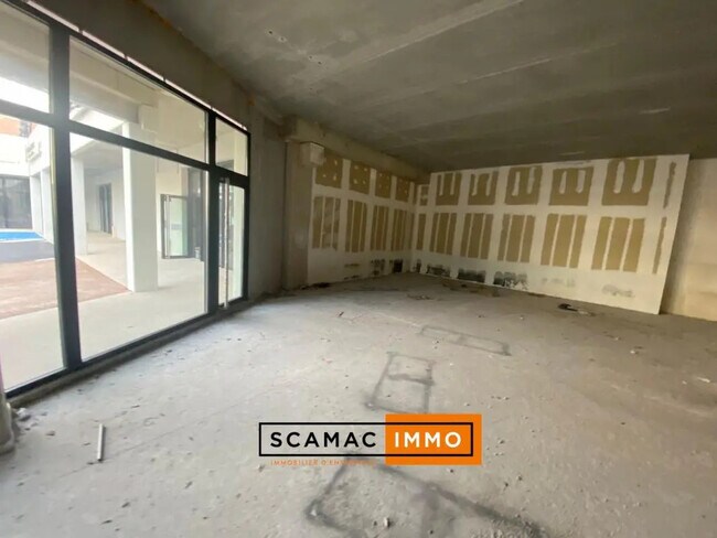 Location Commerce 279 m²
