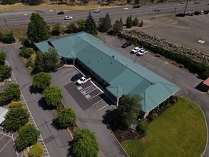 63820 Clausen Rd, Bend, OR for rent Building Photo- Image 2 of 28