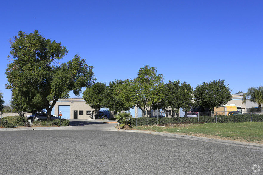 3229 Kluk Ln, Riverside, CA for rent - Building Photo - Image 3 of 5