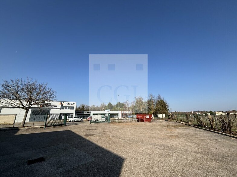 1 Rue Milton Friedman, Charvieu-Chavagneux for sale - Building Photo - Image 3 of 13