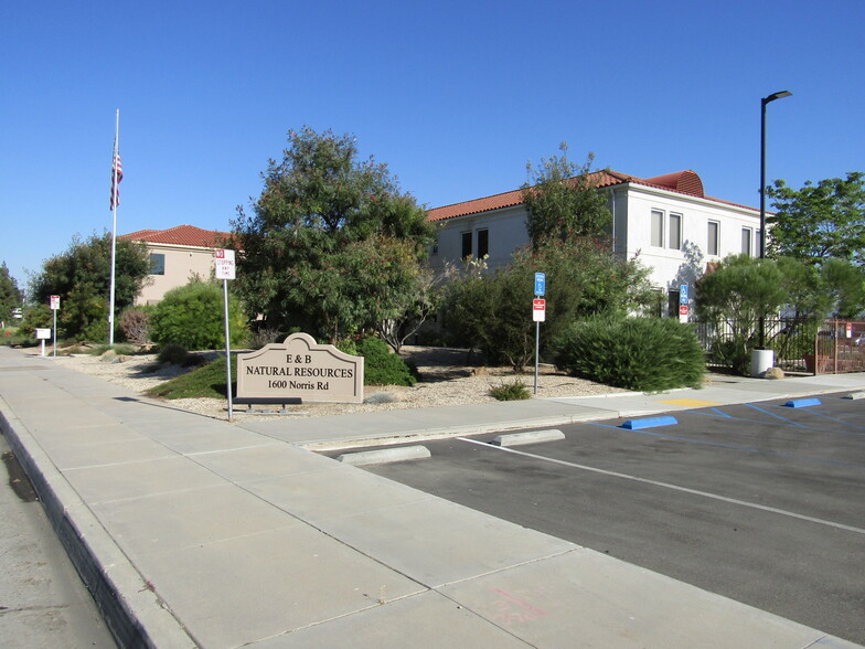 1600 Norris Rd, Bakersfield, CA for sale - Building Photo - Image 2 of 38