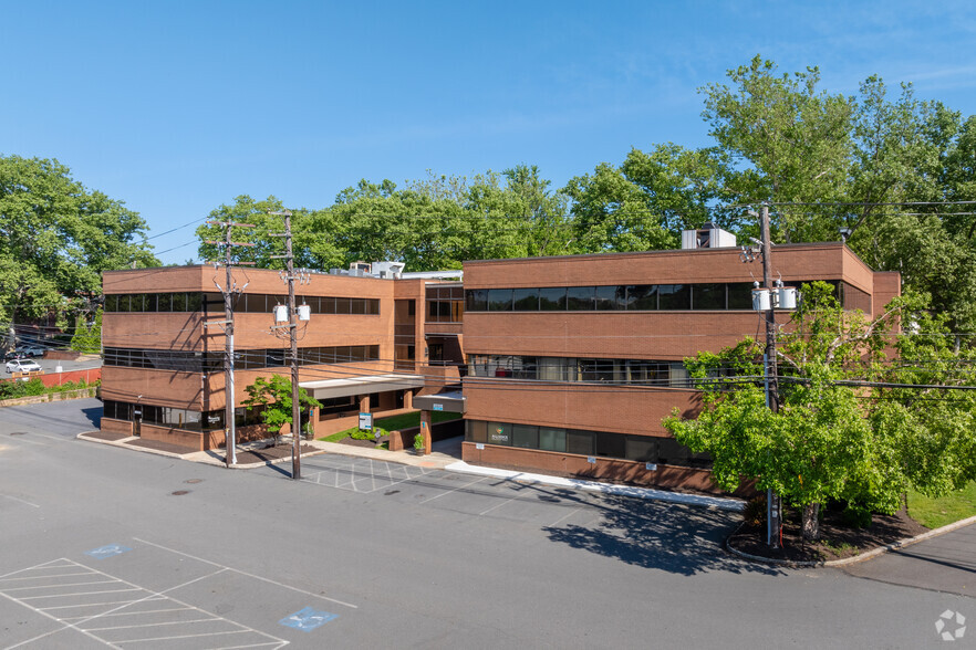 1235 Penn Ave, Wyomissing, PA for sale - Primary Photo - Image 1 of 14