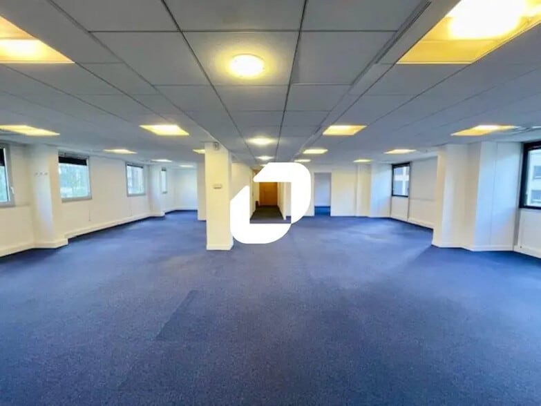 Office in Boulogne-Billancourt to rent - Building Photo - Image 1 of 35