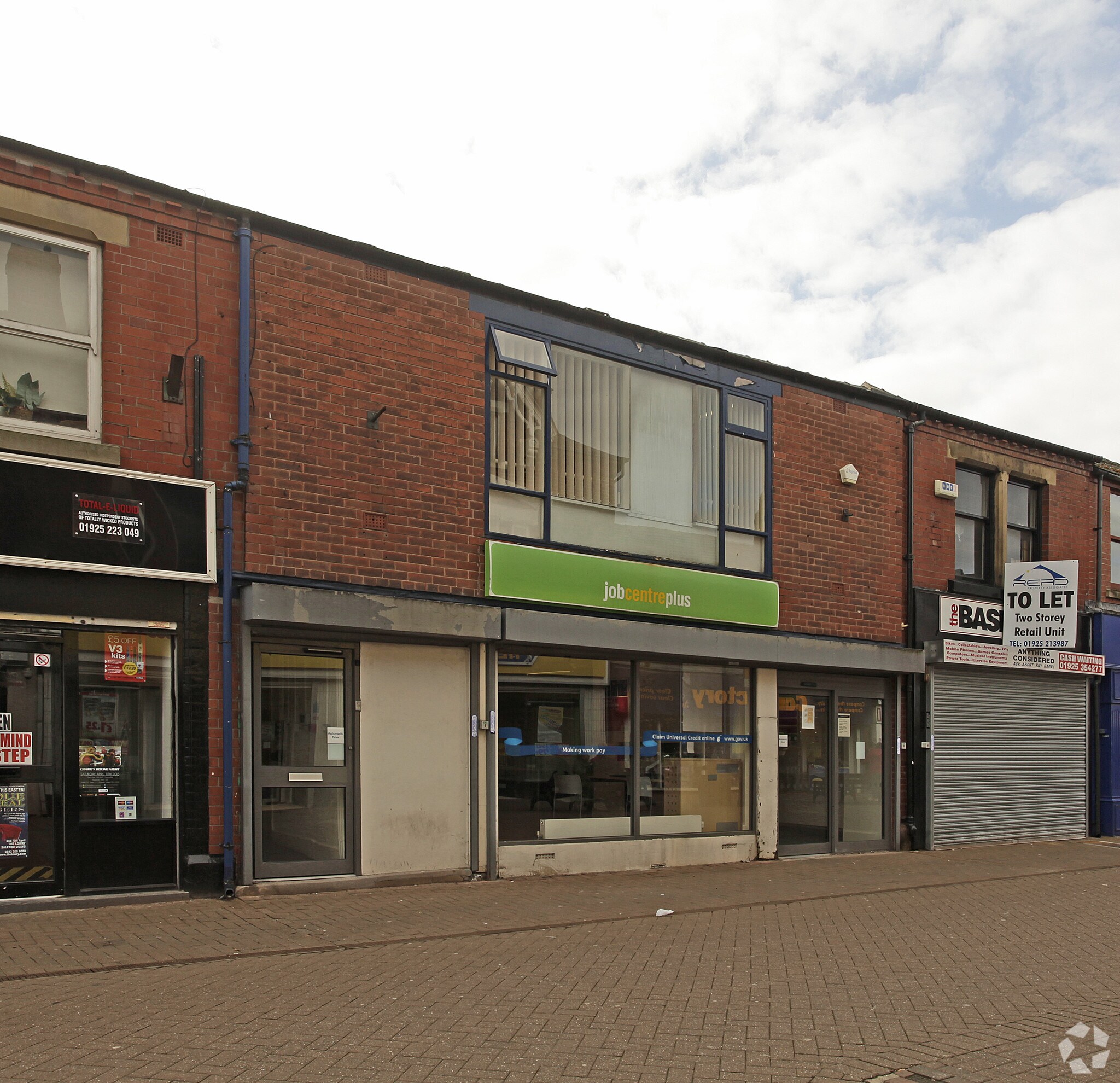 13-15 Market St, Newton Le Willows for sale Primary Photo- Image 1 of 1